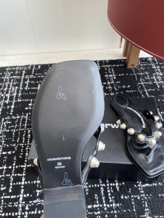 Шльопанці жіночі фото 9