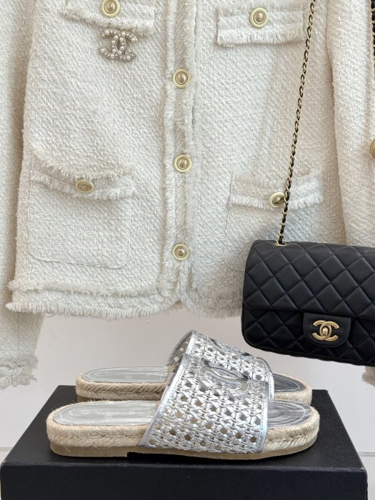 Шлепанцы женские