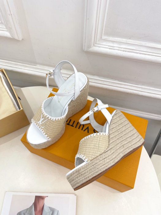 Босоножки фото 5