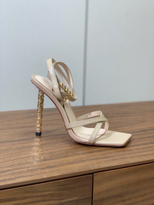 Босоножки фото 3