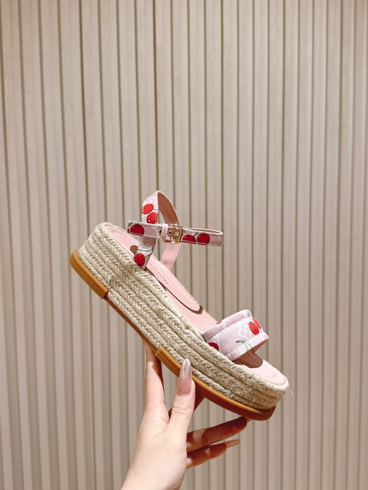 Сандалии женские фото 7