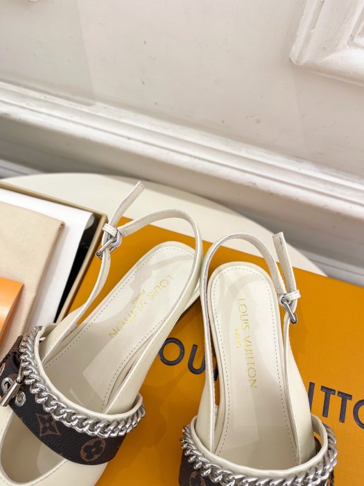 Босоножки фото 7