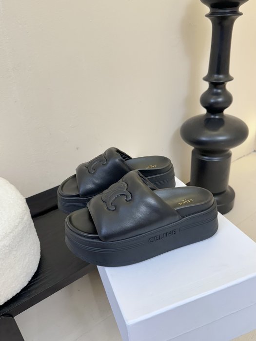 Шлепанцы женские фото 5