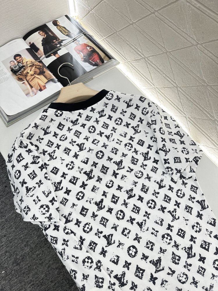 Футболка жіноча фото 4