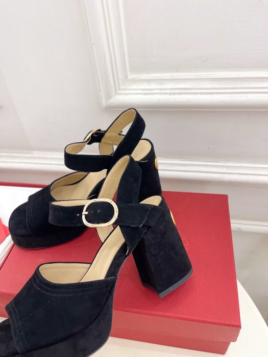 Босоножки фото 5