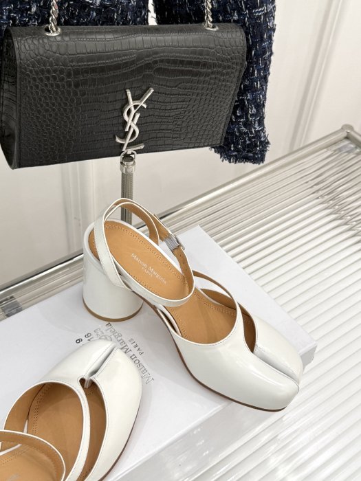 Босоніжки з роздвоєним носком фото 5