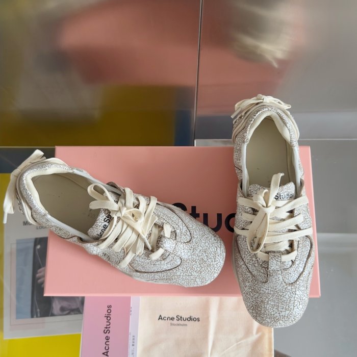 Кросівки фото 2