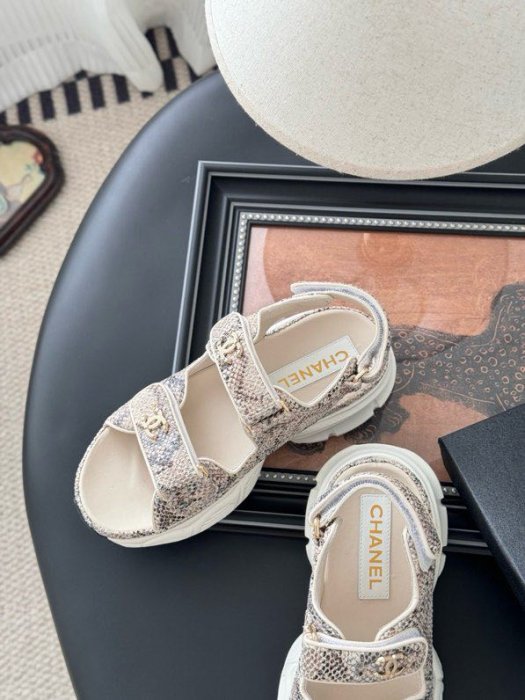 Сандалии женские фото 9