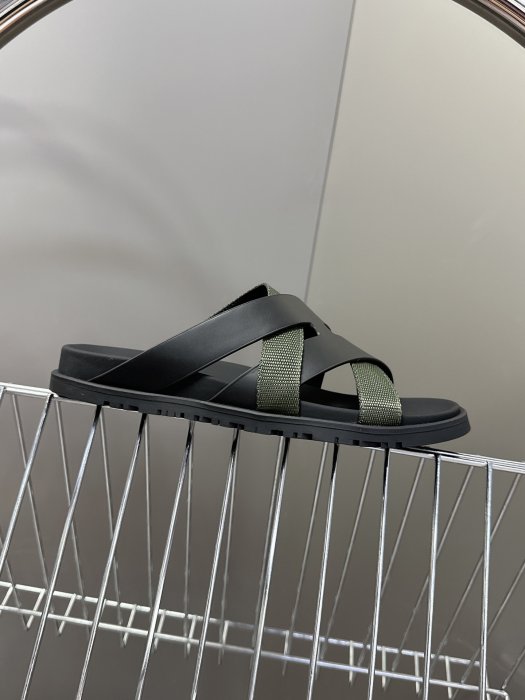 Шлепанцы фото 5