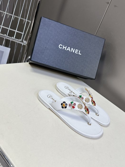 Шлепанцы женские фото 2