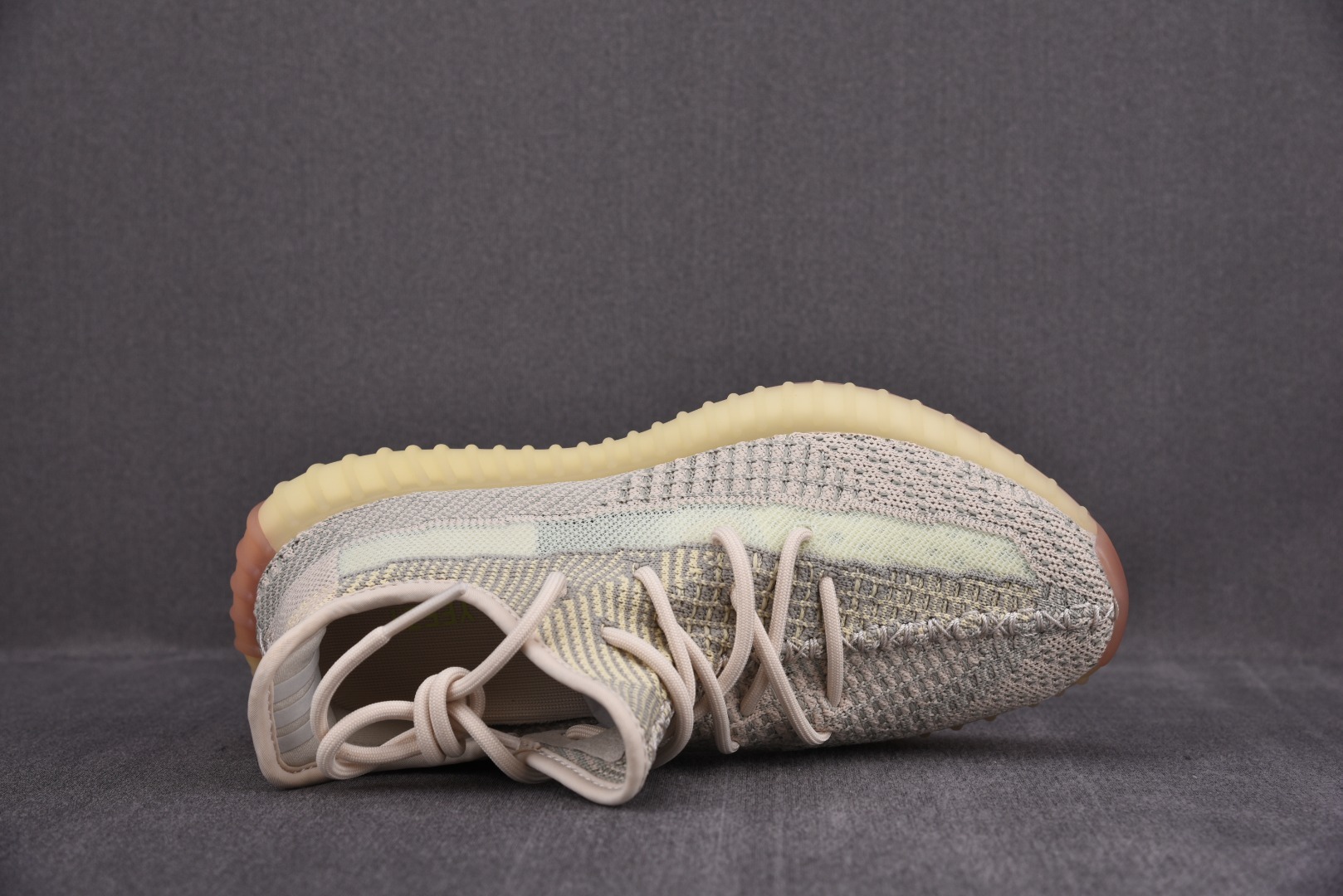 Sneakers Yeezy Boost 350 V2 фото 3