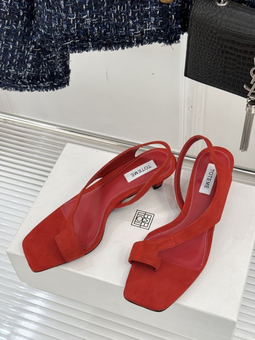 Босоножки фото 2