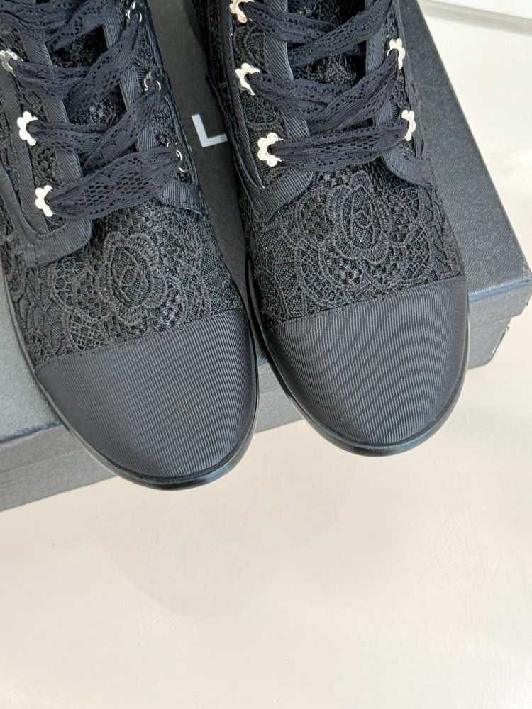 Ботинки женские фото 7