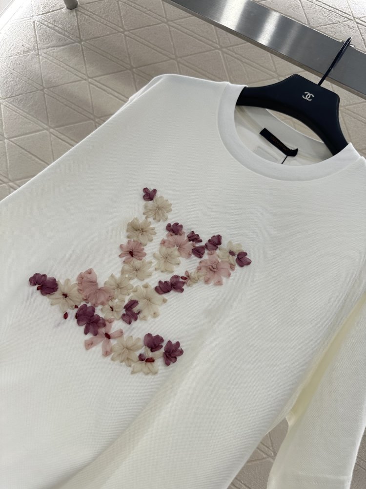 Футболка жіноча фото 8