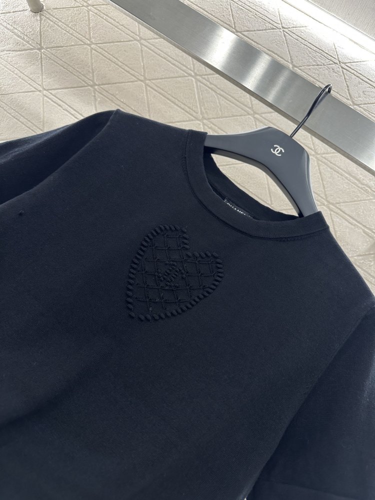 T-shirt women's фото 8