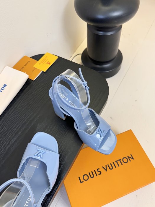 Босоножки фото 4