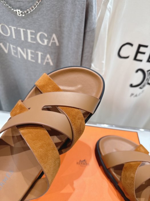 Шлепанцы женские фото 7