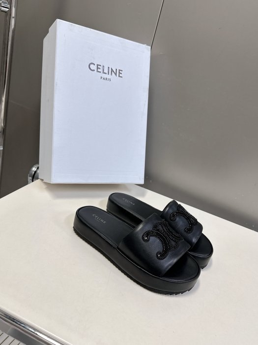 Шлепанцы женские фото 2