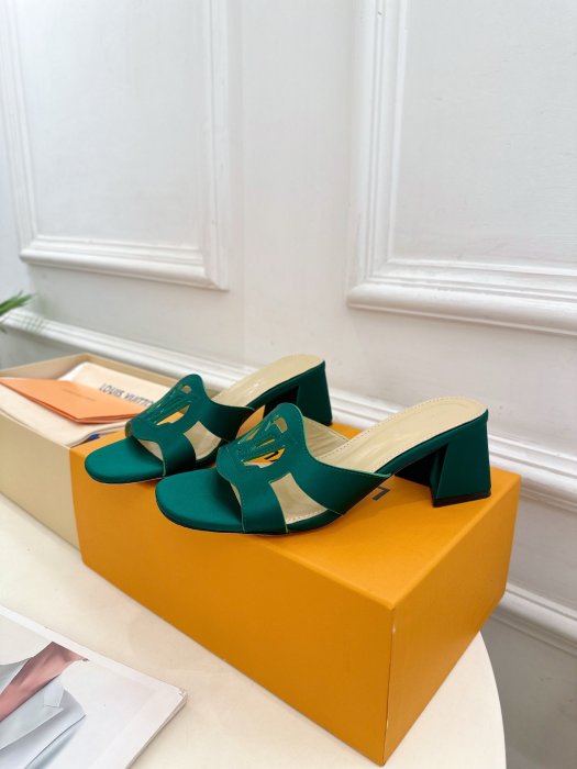 Босоножки фото 3