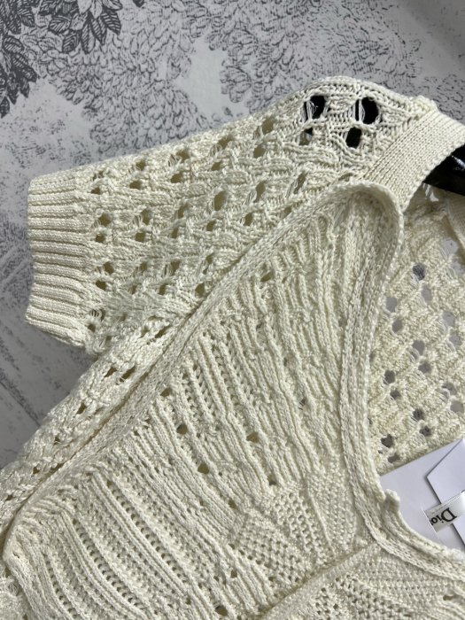 T-shirt women's фото 5