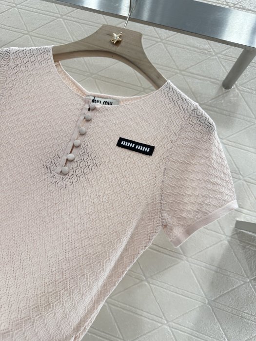 T-shirt women's фото 7