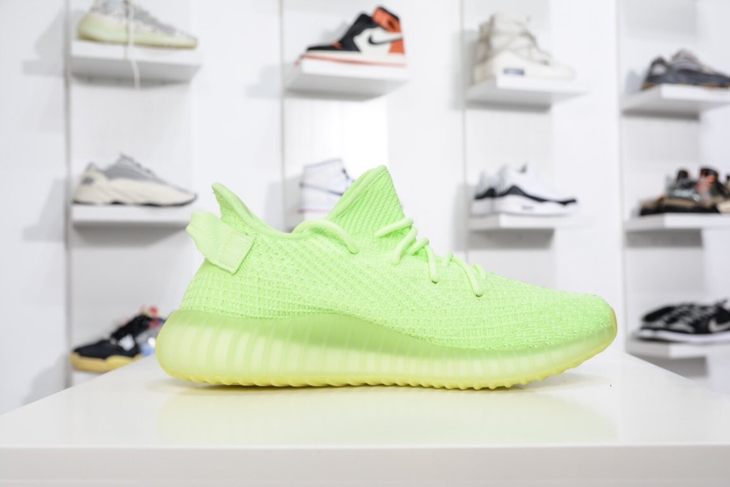 Кроссовки Yeezy Boost 350 V2 Glow - EG5293 фото 3