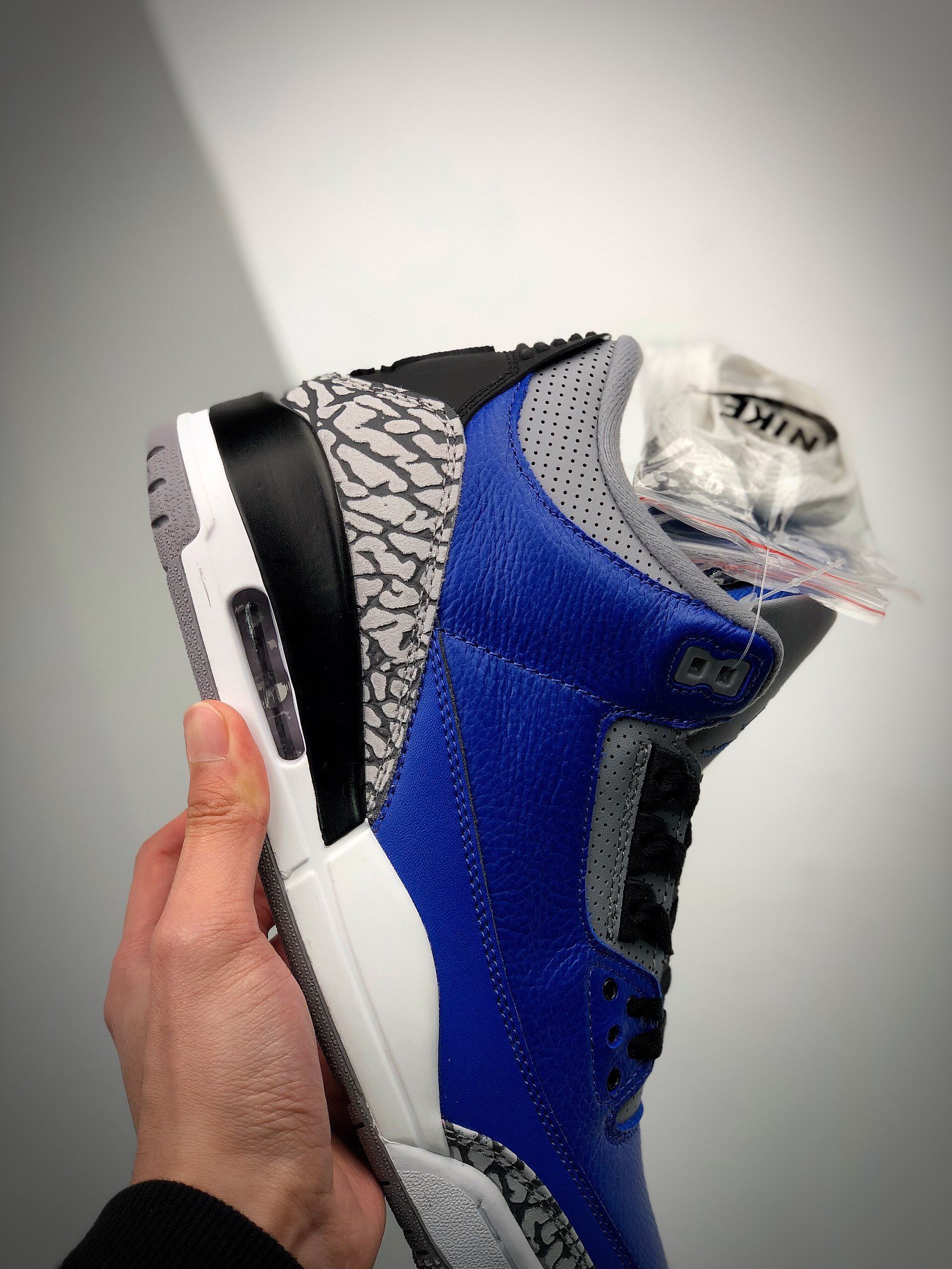 Royal blue discount jordan 3