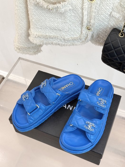 Шлепанцы женские фото 2