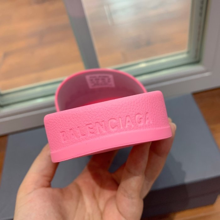 Шлепанцы фото 8