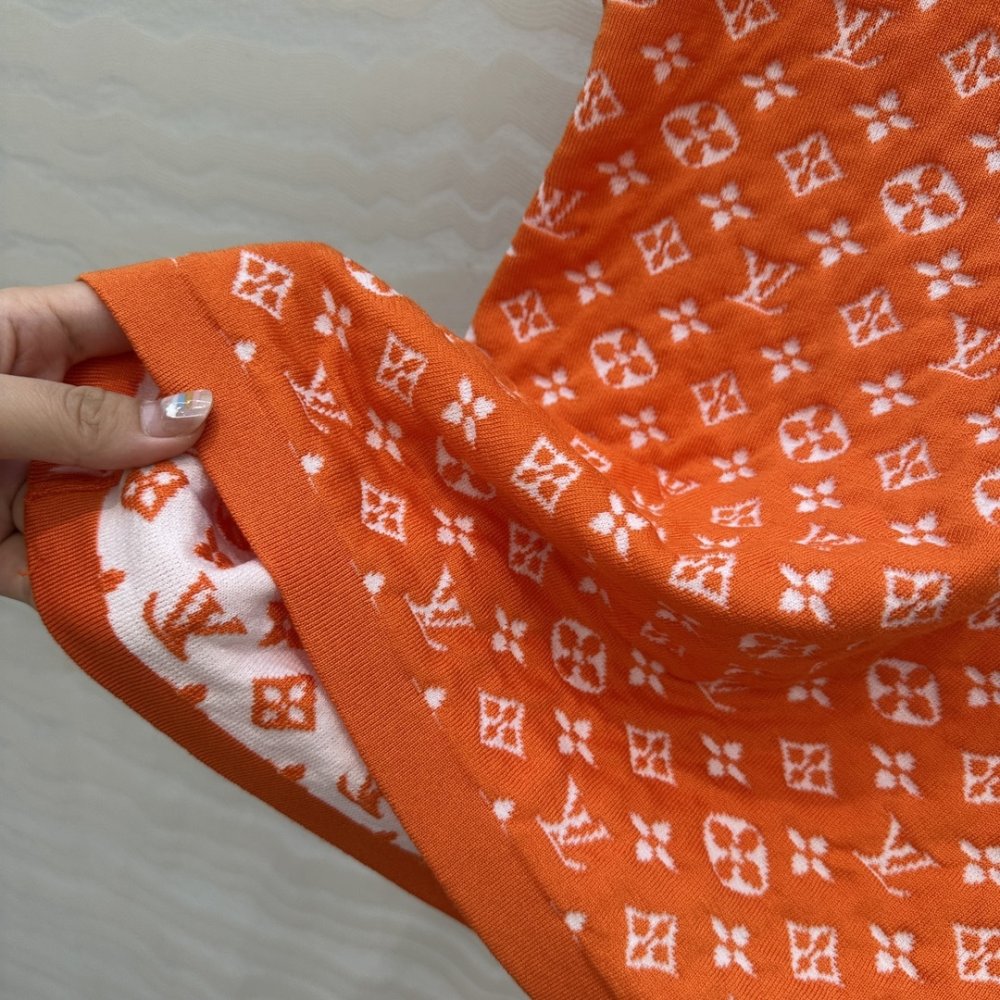 T-shirt women's фото 7