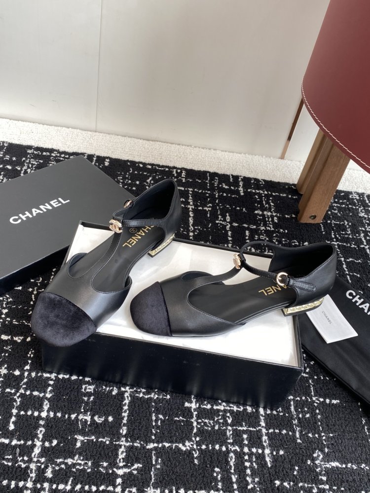 Босоножки фото 3