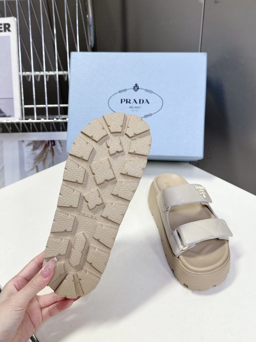 Шлепанцы фото 9