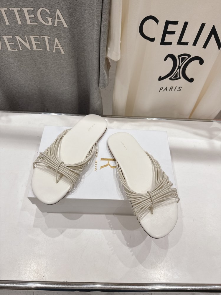 Шлепанцы женские фото 2