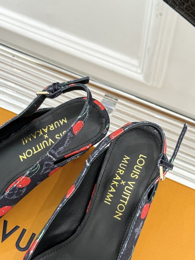 Босоножки фото 8