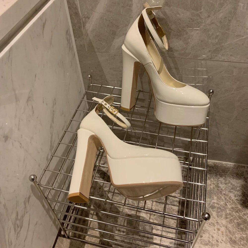 Shoes on platform and high heel white фото 6