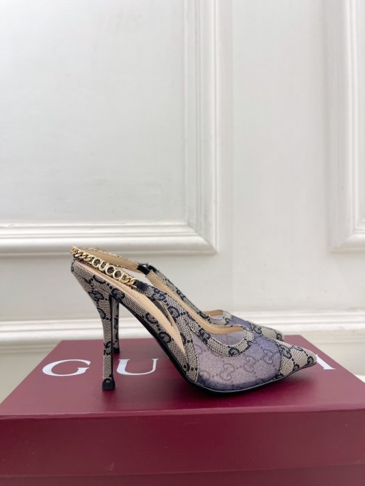 Босоножки фото 2