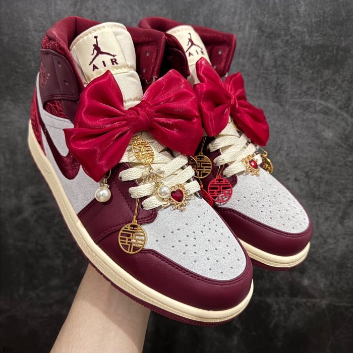 Кросівки Air Jordan 1 Mid фото 10