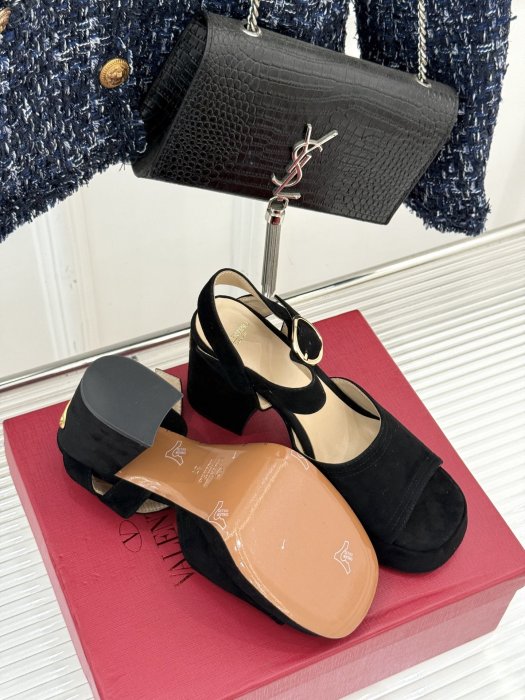 Босоножки фото 9