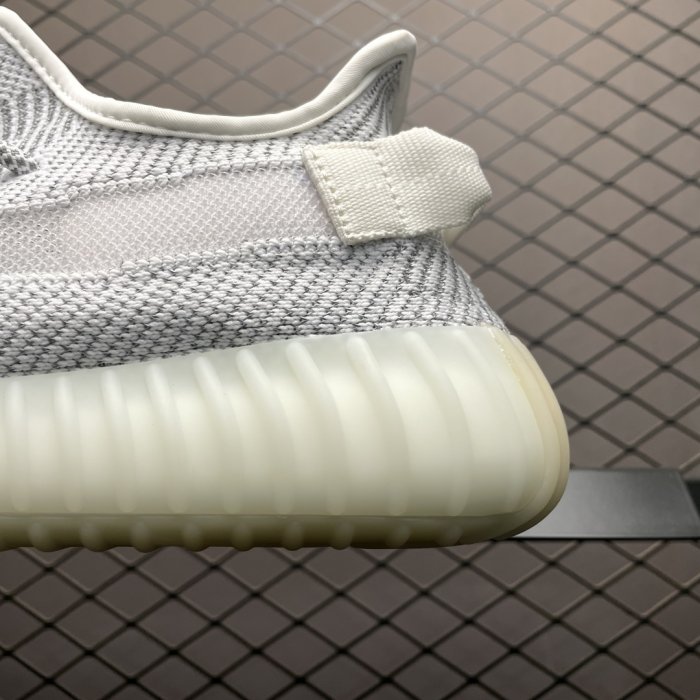 Кроссовки Yeezy Boost 350V2 фото 4