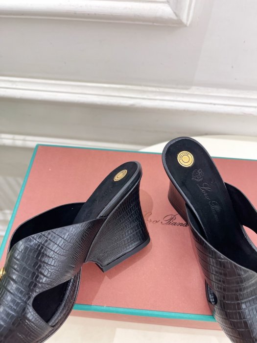 Босоножки фото 7