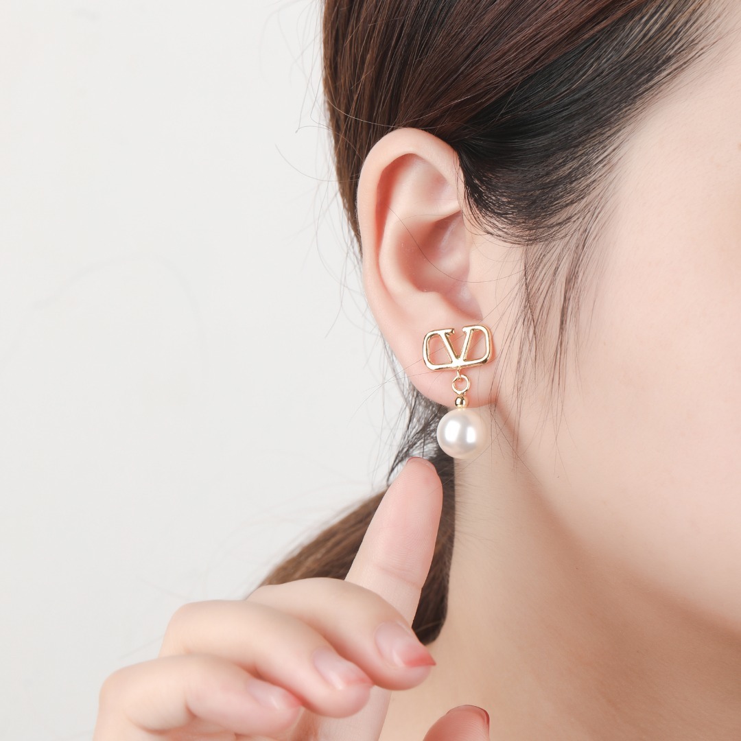 earrings-carnations