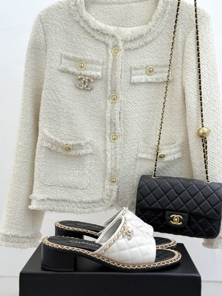 Шльопанці жіночі