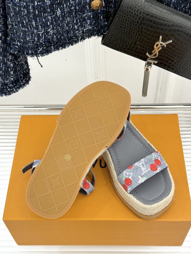 Босоніжки фото 9