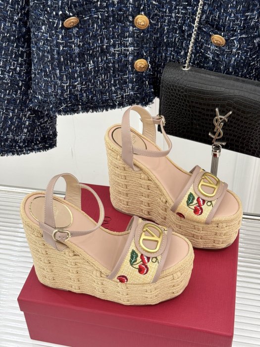 Босоножки фото 3