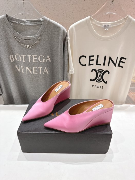 Босоножки фото 3