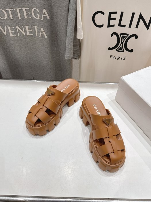 Шлепанцы фото 2