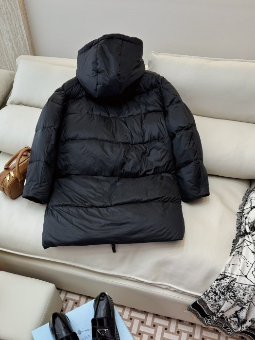 A long female Down jacket фото 2