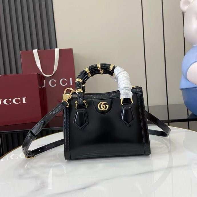 Сумка кожаная Gucci Diana 20 см