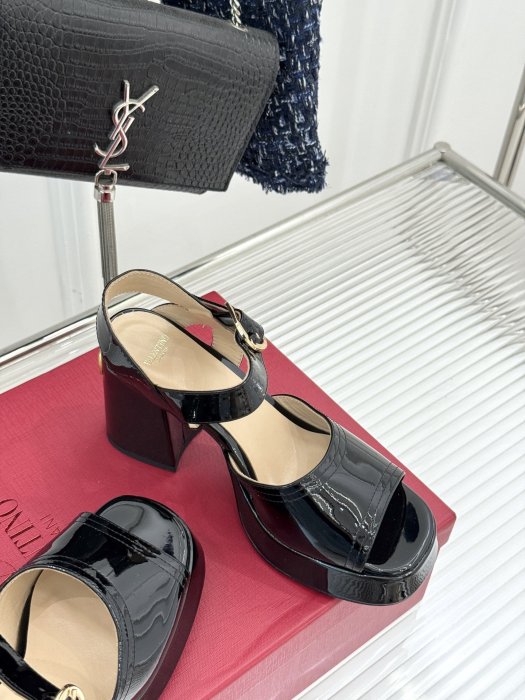 Босоножки фото 5