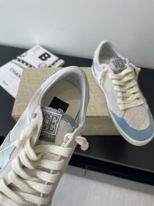 Кроссовки женские фото 3